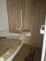 シンプルモダンでスッキリ広々とした浴室へ！